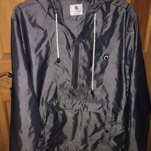 Southern proper rain pullover